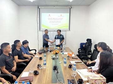 THE COOPERATION SIGNING CEREMONY CONSUMPTION OF STAR ANISE OIL FROM BAO LAC DISTRICT, CAO BANG PROVINCE